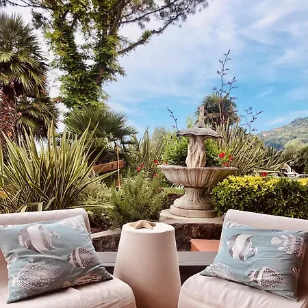 To With Appartement Ischia