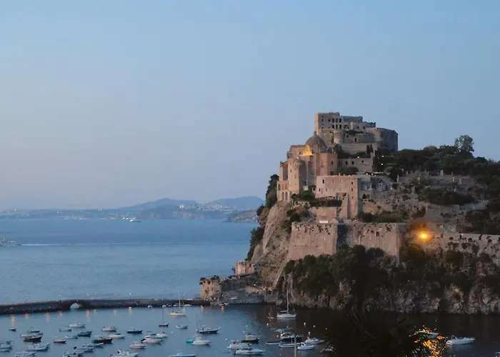 To With 公寓 伊斯基亚